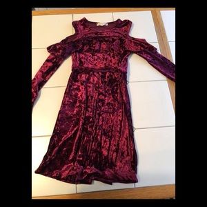 Red velvet cold shoulder long sleeve girls dress.